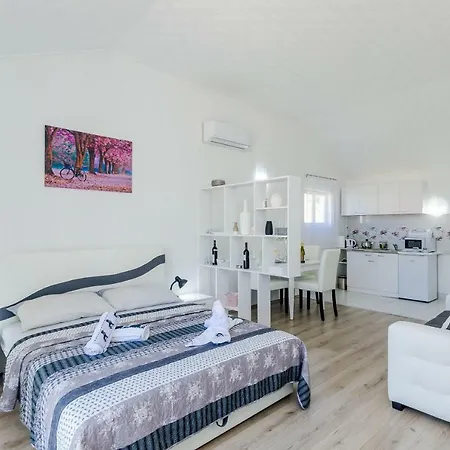 New Charming Studio With Sea View Near Dubrovnik Апартаменты *
