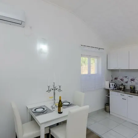 New Charming Studio With Sea View Near Dubrovnik Апартаменты