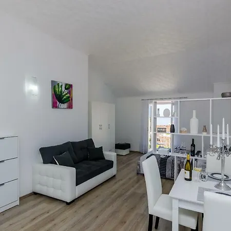 Апартаменты New Charming Studio With Sea View Near Dubrovnik Млини